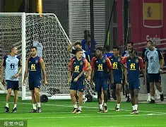 包含瓦伦西亚今晨回应争议赛后国际米兰备战意大利杯，媒体一致点评：意大利杯转会期再迎强敌的词条